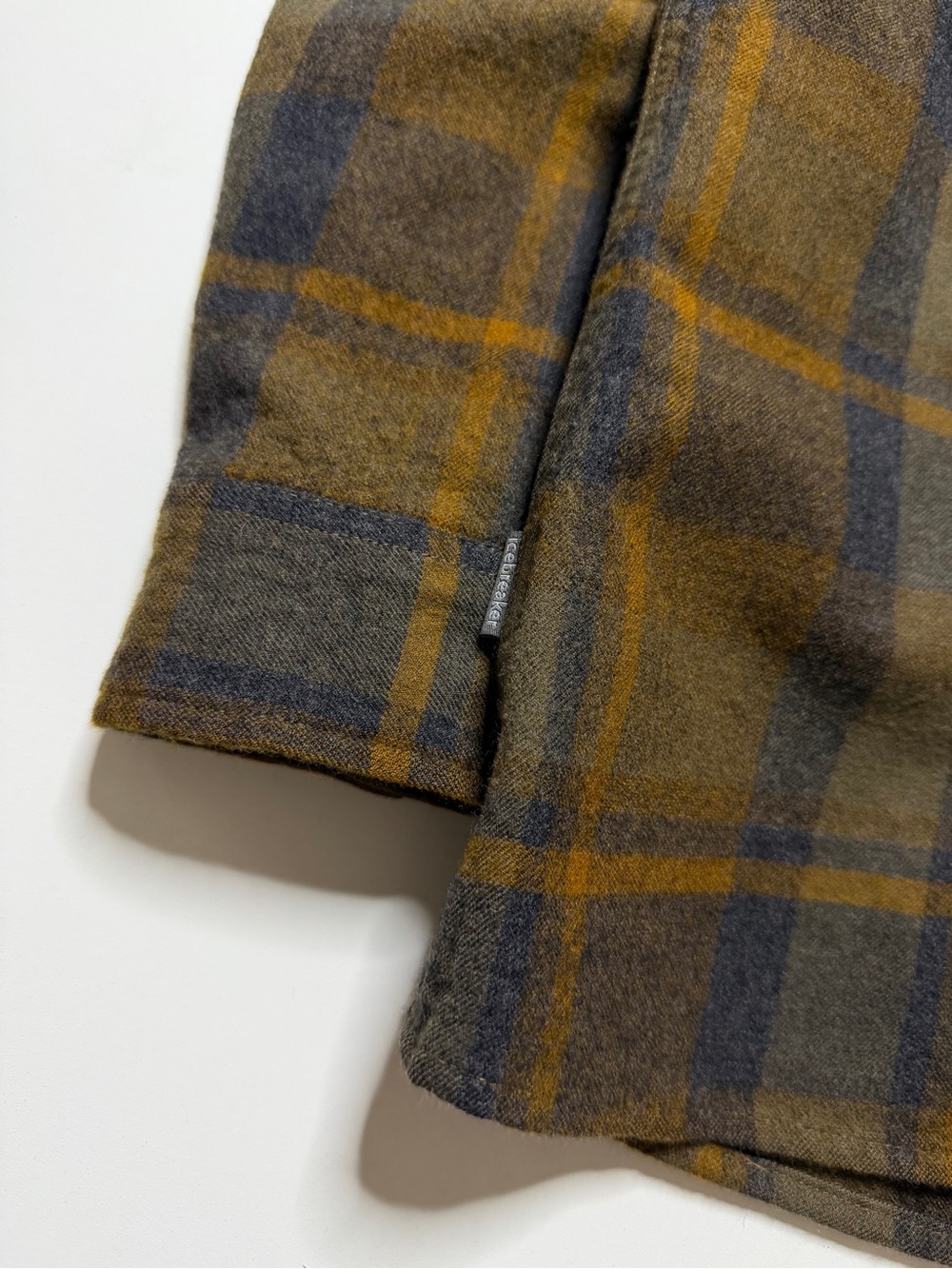 Icebreaker Lodge Flannel Long Sleeve Buttonup Shirt Mens Small Brown Outdoor - Picture 3 of 7
